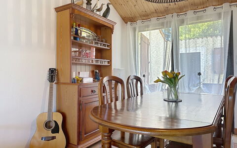 Les Hauts de la Noëveillard: Mobilia, Interior Design, Legna, Pavimentazione, Tavolo, Sedia, Sala Da Pranzo, Pavimento, Cucina & Sala Da Pranzo Tavolo, Camera