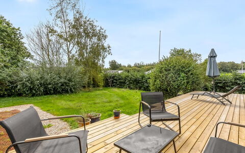 Munibert - 100M from the Sea: Mobilia, Legna, Mobili Da Esterno, Sedia, Giardino, Latifoglie, Tavolo Esterno, Deck, Shade, Color Legno