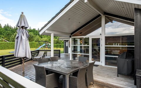Tobias - 30Km from the Sea: Casa, Portico, Deck, Villetta, Shade, Latifoglie, Mobili Da Esterno, Design, Raccordo, Sedia