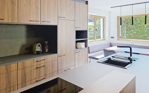 Das Maridl: Controsoffitto, Interior Design, Pavimentazione, Cucina, Mobilia, Legna, Cabinetry, Pavimento, Elettrodomestico Da Cucina, Soffitto