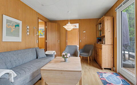 Karelia - 900M from the Sea: Mobilia, Interior Design, Pavimentazione, Legna, Pavimento, Divano, Tavolo, Soffitto, Camera, Soggiorno