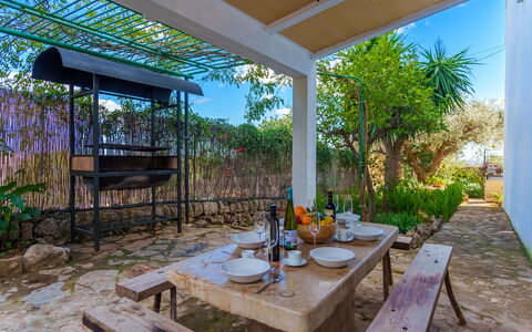 Sa Serra: Mobilia, Sedia, Mobili Da Esterno, Ricorrere, Shade, Eco Hotel, Giardino, Backyard, Cucina & Sala Da Pranzo Tavolo, Tavolo Esterno