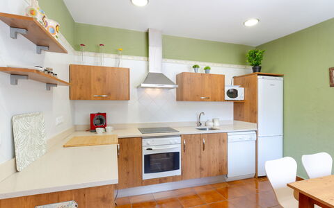 Aurea: Cucina, Elettrodomestico Da Cucina, Controsoffitto, Cabinetry, Apparecchio Major, Mobilia, Pavimentazione, Interior Design, Legna, Elettrodomestico