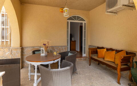 Aurea: Mobilia, Interior Design, Pavimento, Pavimentazione, Sedia, Divano, Camera, Soffitto, Appartamento, Soggiorno