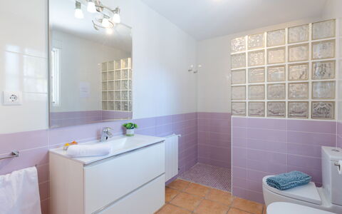 Aurea: Bagno, Pavimentazione, Idraulico Fixture, Interior Design, Pavimento, Mobiletto Del Bagno, Rubinetto, Idraulico, Piastrella, Lavello