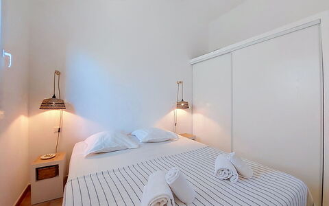 Casa San Ciprianu: Parete, Interior Design, Pavimentazione, Pavimento, Soffitto, Mobilia, Camera Da Letto, Appartamento, Letto, Camera