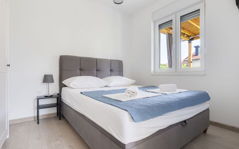 Le Vito: Camera Da Letto, Interior Design, Letto, Mobilia, Pavimento, Bedding, Casa, Lenzuolo, Camera, Telaio Del Letto