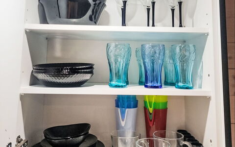 Worławki 100: Scaffalature, Mensola, Tavola, Mobilia, Serveware, Dishware, Cucina, Credenza, Cabinetry