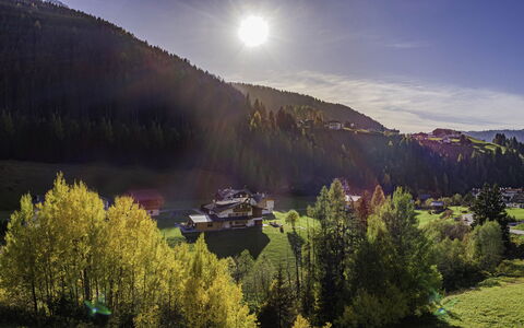 Chalet Dumbria Dolomites: Albero, Geografia Montane, Paesaggio Naturale, Paesaggio, Highland, Collina, Hill Station, Area Rurale, Foresta, Valle