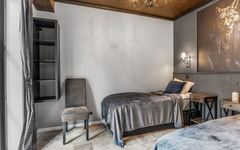 Geeske - 1.1Km from the Sea: Camera Da Letto, Interior Design, Mobilia, Legna, Pavimentazione, Pavimento, Soffitto, Letto, Lenzuolo, Illuminazione