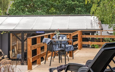Geeske - 1.1Km from the Sea: Legna, Mobilia, Deck, Portico, Latifoglie, Shade, Color Legno, Villetta, Mobili Da Esterno, Struttura Esterna