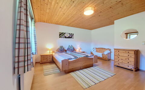 Ferienhaus Lanzinger: Legna, Interior Design, Soffitto, Mobilia, Pavimento, Pavimentazione, Camera, Letto, Casa, Camera Da Letto