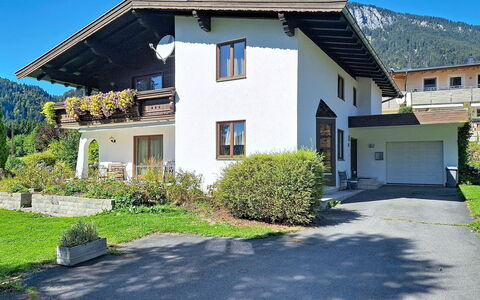 Ferienhaus Lanzinger: Costruzione, Casa, Tetto, Arbusto, Casa, Zona Residenziale, Villetta, Insediamento Umano, Area Rurale