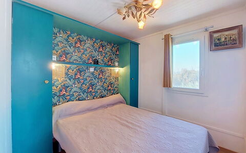 A Casetta: Legna, Interior Design, Pavimento, Camera Da Letto, Camera, Soffitto, Lenzuolo, Bedding, Letto, Appartamento