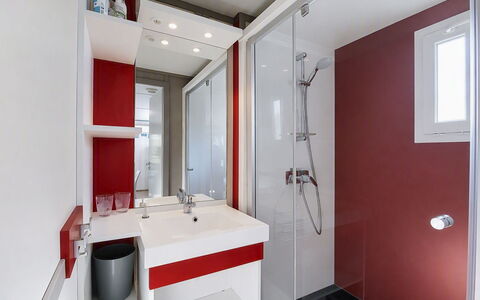 A Casetta: Bagno, Idraulico Fixture, Pavimentazione, Pavimento, Lavello, Interior Design, Lavandino Del Bagno, Rubinetto, Idraulico, Gabinetto