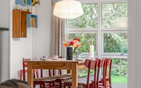 Aisa - 200M from the Sea: Mobilia, Interior Design, Pavimentazione, Legna, Tavolo, Sedia, Lampada, Pavimento, Cucina & Sala Da Pranzo Tavolo, Sala Da Pranzo
