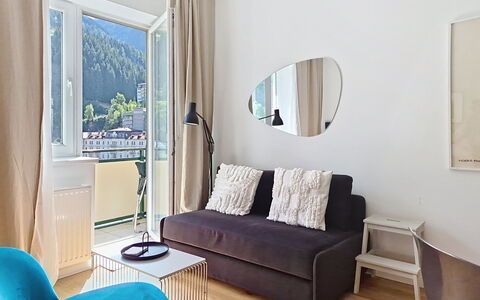 Franz Josef: Mobilia, Interior Design, Camera, Pavimentazione, Pavimento, Appartamento, Divano, Soggiorno, Casa, Soffitto