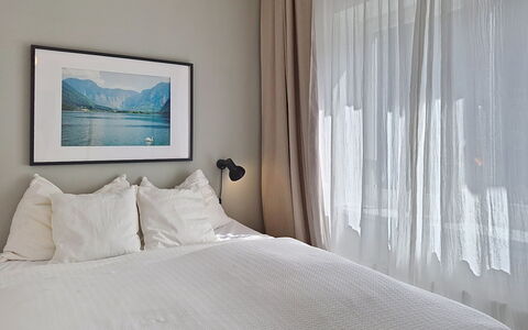 Franz Josef: Interior Design, Mobilia, Letto, Camera Da Letto, Parete, Bedding, Biancheria, Lenzuolo, Camera, Pavimento