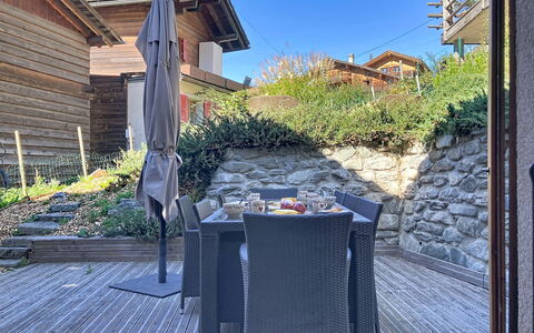 Perray 22: Mobili Da Esterno, Mobilia, Sedia, Deck, Shade, Portico, Tavolo Esterno, Latifoglie, Terrazza, Balcone
