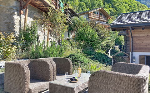 Perray 22: Villetta, Mobili Da Esterno, Giardino, Shade, Backyard, Sedia, Landscaping, Cortile, Portico