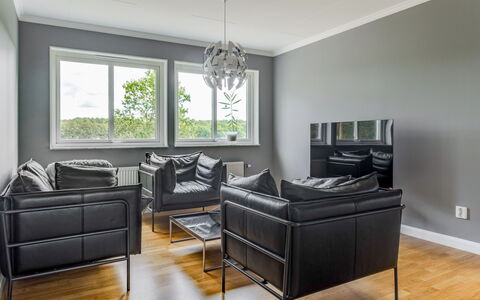 Björkfjärden: Pavimentazione, Interior Design, Mobilia, Pavimento, Divano, Appartamento, Soggiorno, Casa, Soffitto