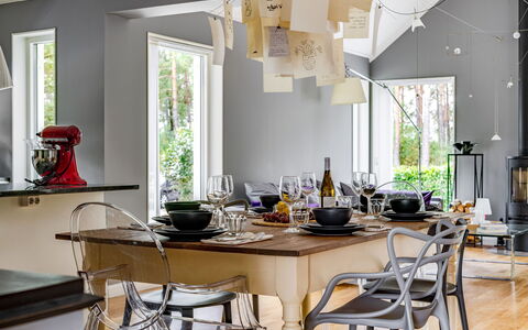 Björkfjärden: Mobilia, Interior Design, Sedia, Tavolo, Sala Da Pranzo, Cucina & Sala Da Pranzo Tavolo, Illuminazione, Pavimentazione, Lampada, Camera