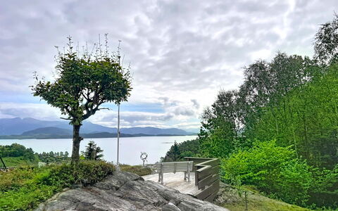 Nonstuo: Cielo, Verde, Nube, Natura, Paesaggio Naturale, Vegetazione, Collina, Highland, Cumulo, Lago