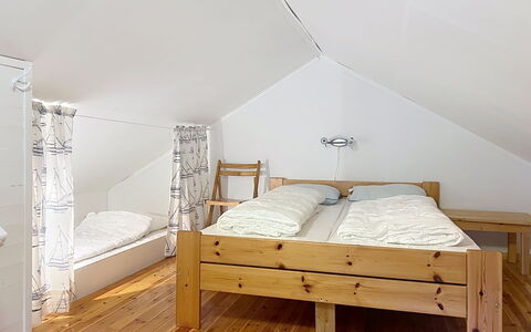 Nonstuo: Mobilia, Interior Design, Letto, Legna, Pavimento, Camera Da Letto, Pavimentazione, Soffitto, Camera, Illuminazione