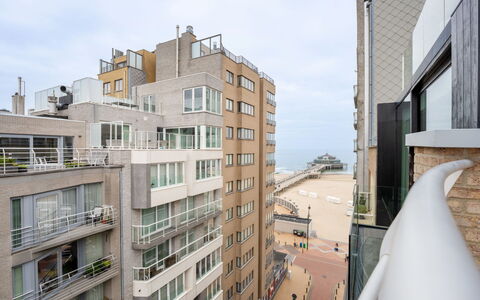 Amielie with Lateral Seaview: Giorno, Costruzione, Appartamento, Zona Urbana, Zona Residenziale, Quartiere, Architettura, Condominio, Urban Design, Area Metropolitana