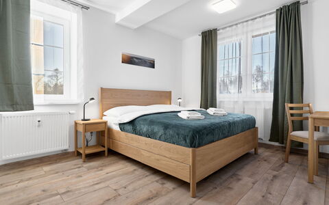 Kovářská 543: Letto, Mobilia, Camera Da Letto, Pavimentazione, Interior Design, Pavimento, Bedding, Legna, Pavimento In Legno, Lenzuolo