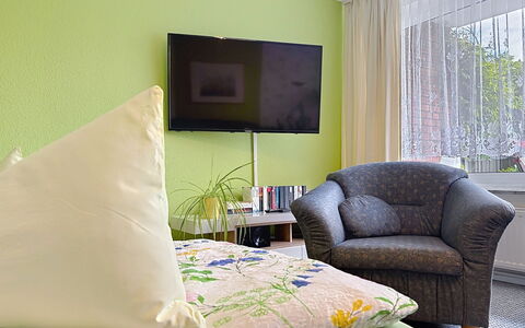 Meyer: Mobilia, Interior Design, Pavimento, Camera, Pavimentazione, Illuminazione, Tessile, Casa, Tenda, Per Finestre