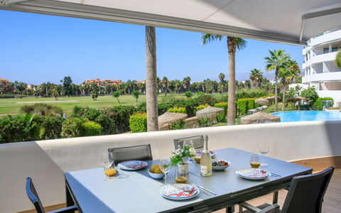 Los Moriscos Golf: Appartamento, Zona Residenziale, Condominio, Urban Design, Balcone, Uso Misto, Ricorrere, Estate, Hotel, Shade