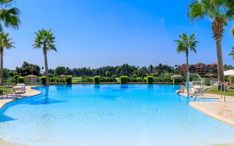 Los Moriscos Golf: Appartamento, Zona Residenziale, Condominio, Urban Design, Balcone, Uso Misto, Ricorrere, Estate, Hotel, Shade
