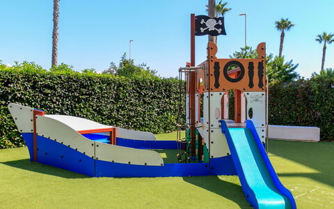 Los Moriscos Golf: Appartamento, Zona Residenziale, Condominio, Urban Design, Balcone, Uso Misto, Ricorrere, Estate, Hotel, Shade