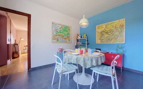 Ty Kernallec: Mobili Da Esterno, Arbusto, Casa, Tavolo Esterno, Mobilia, Casa, Giardino, Prato, Backyard, Estate