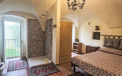 Giulia: Mobili Da Esterno, Arbusto, Casa, Tavolo Esterno, Mobilia, Casa, Giardino, Prato, Backyard, Estate