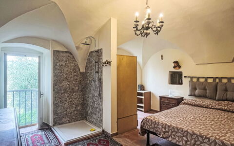 Giulia: Mobili Da Esterno, Arbusto, Casa, Tavolo Esterno, Mobilia, Casa, Giardino, Prato, Backyard, Estate