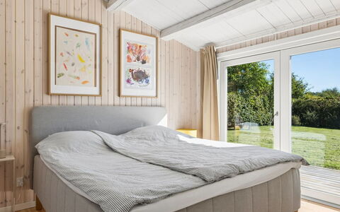 Henryka - 750M from the Sea: Camera Da Letto, Legna, Letto, Interior Design, Pavimentazione, Pavimento, Mobilia, Bedding, Biancheria, Telaio Del Letto