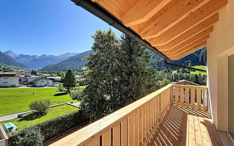Gortipohl 625: Catena Montuosa, Balcone, Portico, Shade, Valle, Cresta, Alpi, Color Legno, Eco Hotel, Corrimano