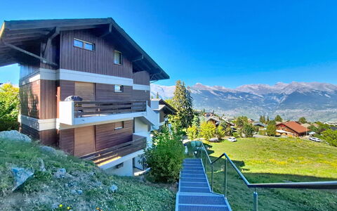 Domino C D-1: Casa, Architettura, Zona Residenziale, Casa, Villetta, Pendenza, Catena Montuosa, Hill Station, Balcone, Estate
