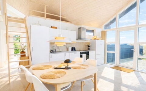 Herdina - 300M from the Sea: Legna, Soffitto, Pavimentazione, Interior Design, Pavimento, Sedia, Lampada, Soggiorno, Design, Color Legno