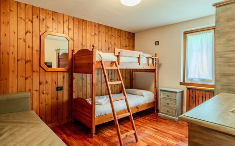 Calvet: Mobilia, Interior Design, Legna, Letto, Camera Da Letto, Pavimentazione, Pavimento, Camera, Soffitto, Color Legno