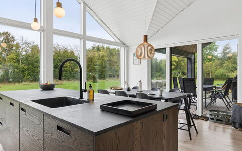 Felicita - 800M from the Sea: Cucina, Controsoffitto, Materiali Naturali, Pavimento In Legno, Latifoglie, Rubinetto, Plank, Camino, Lampada, Granito