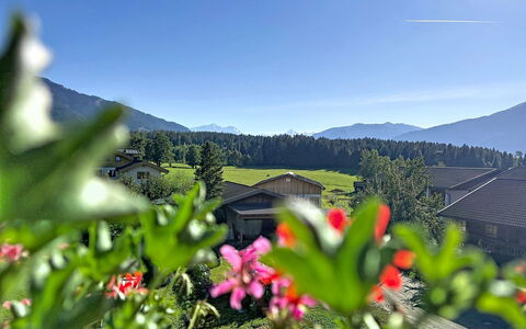 Thorermartlgut Incl. Gästekarte: Architettura, Pendenza, Villetta, Catena Montuosa, Log Cabin, Raccordo, Legname, Alpi, Eco Hotel, Paesino Di Montagna