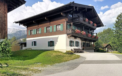 Thorermartlgut Incl. Gästekarte: Architettura, Pendenza, Villetta, Catena Montuosa, Log Cabin, Raccordo, Legname, Alpi, Eco Hotel, Paesino Di Montagna