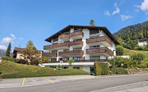 Piz Fess: Zona Residenziale, Casa, Appartamento, Balcone, Pendenza, Sobborgo, Paesino Di Montagna, Villa, Larice