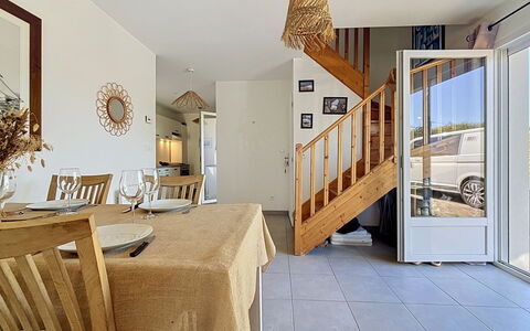 Maison de Kerné: Architettura, Pendenza, Villetta, Catena Montuosa, Log Cabin, Raccordo, Legname, Alpi, Eco Hotel, Paesino Di Montagna
