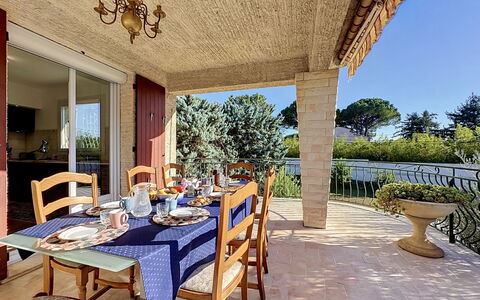L'Ombre du Figuier: Architettura, Pendenza, Villetta, Catena Montuosa, Log Cabin, Raccordo, Legname, Alpi, Eco Hotel, Paesino Di Montagna