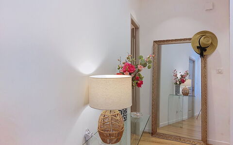 Le 3 Delaunay: Architettura, Pendenza, Villetta, Catena Montuosa, Log Cabin, Raccordo, Legname, Alpi, Eco Hotel, Paesino Di Montagna