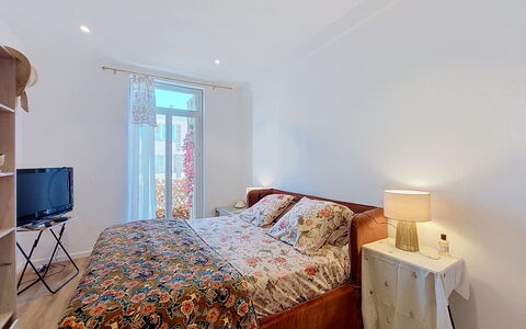Le 3 Delaunay: Architettura, Pendenza, Villetta, Catena Montuosa, Log Cabin, Raccordo, Legname, Alpi, Eco Hotel, Paesino Di Montagna